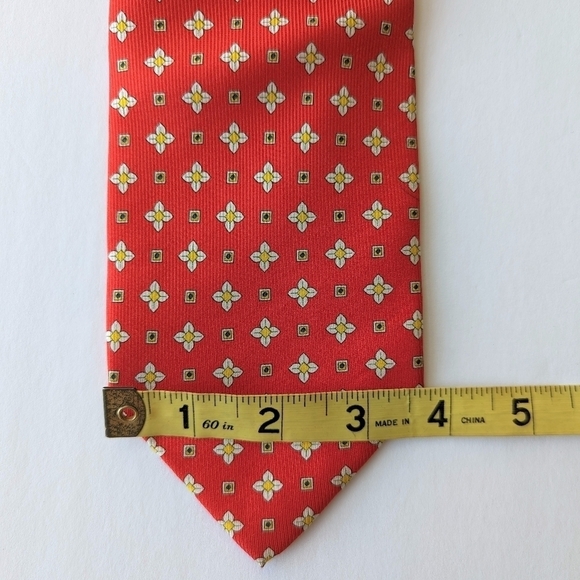 Palais de Doges Ribbed Floral Medallion Silk Tie - Red, Yellow, White 57" - Picture 7 of 7